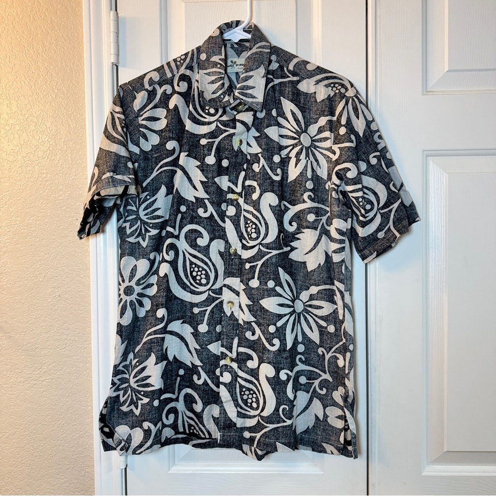 Two Paddles Made In Hawaii Button Up Navy & White Floral Short Sleeve Men's Sz S